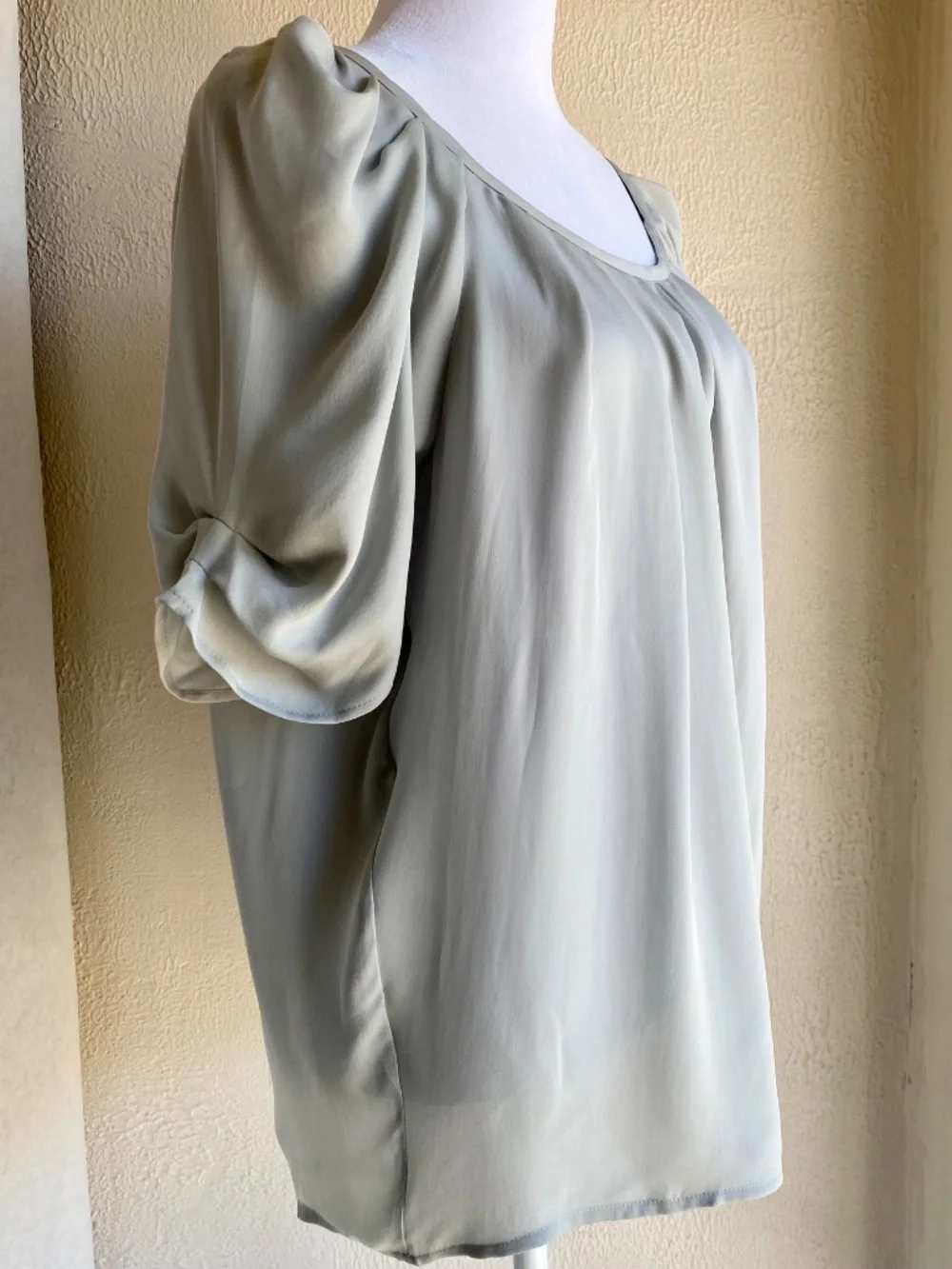 Joie short sleeved silk top in pale blue/gray, with bow tie at back Size L - Picture 4 of 11